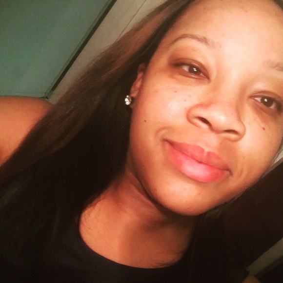 Profile Picture of Jasmine Howell (@msjasmine30) on Poshmark