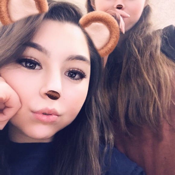 Profile Picture of Kayla Sarcona (@ksarco27) on Poshmark