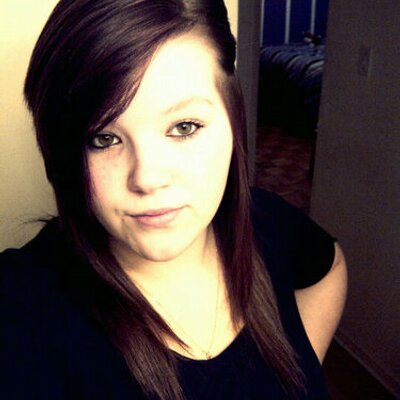 Profile Picture of Alexandra Villandre (@mauvette0ez) on Twitter