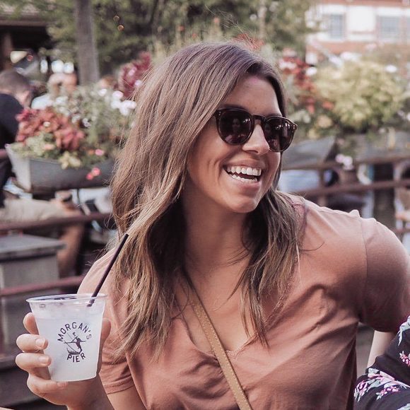 Profile Picture of Michelle Kleist (@michellekleist) on Poshmark