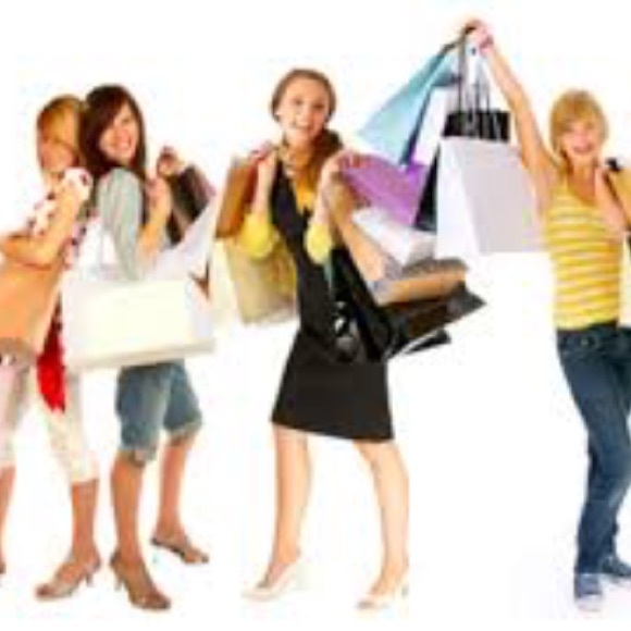 Profile Picture of Haneen Zalloum (@haneenza785) on Poshmark