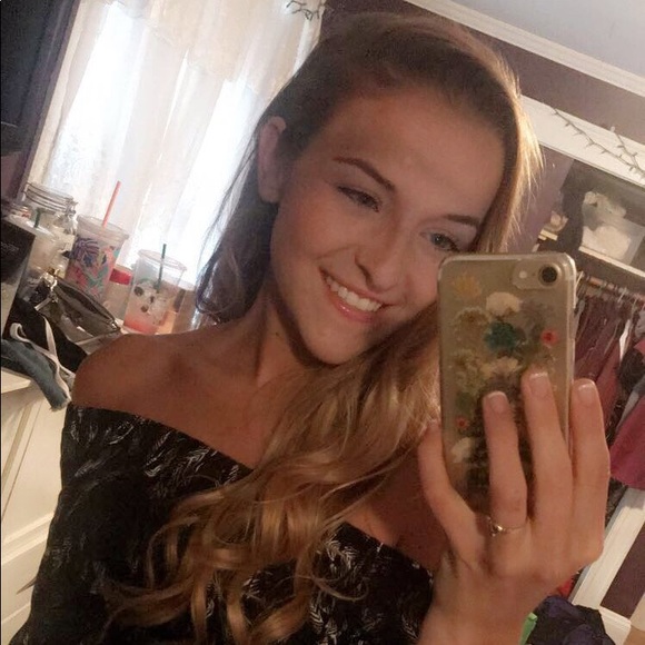 Profile Picture of Lauren Moorehouse (@laaalaaaloopsyy) on Poshmark