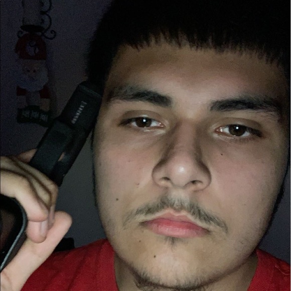 Profile Picture of Kevin Cordero (@kevincordero) on Poshmark