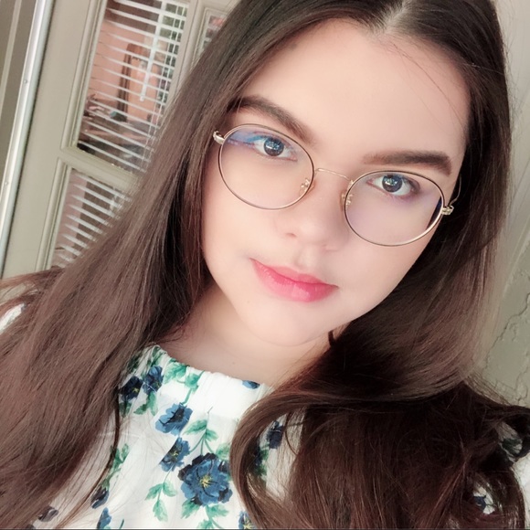 Bronwyn Wanjon - Poshmark Profile Picture of Bronwyn Wanjon (@berrybaguette) on Poshmark