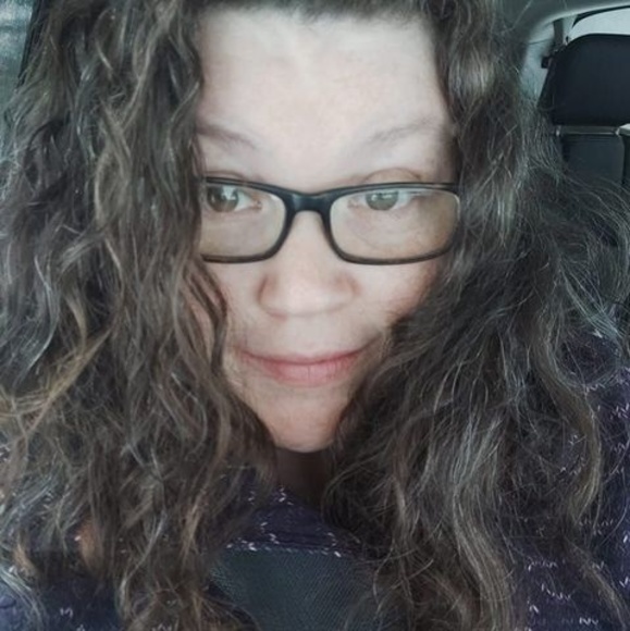 Profile Picture of Terri Eisan (@plaingirl81) on Poshmark