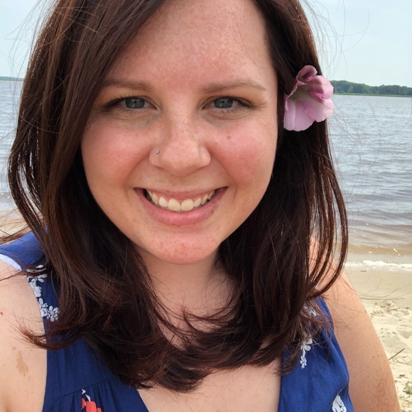 Profile Picture of Alexandra Protos (@aprotos) on Poshmark