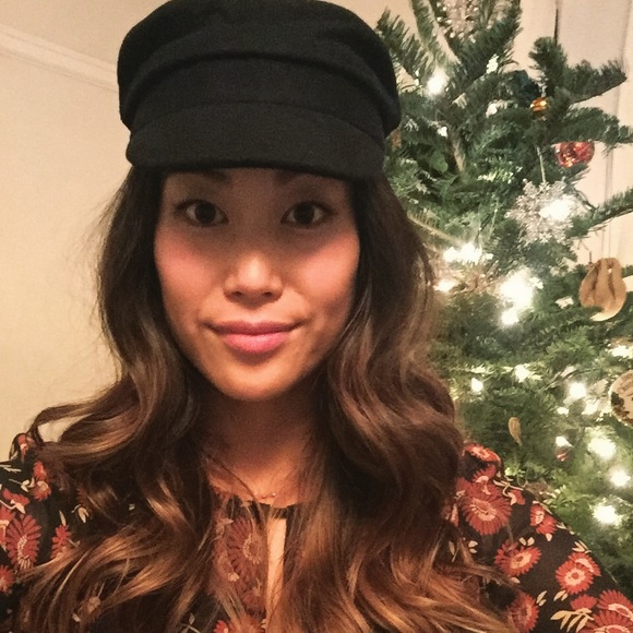 Profile Picture of Steph Tang (@tangysteph) on Poshmark