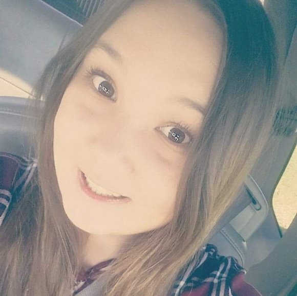 Profile Picture of Teruko Hendricks (@terukohendricks) on Poshmark