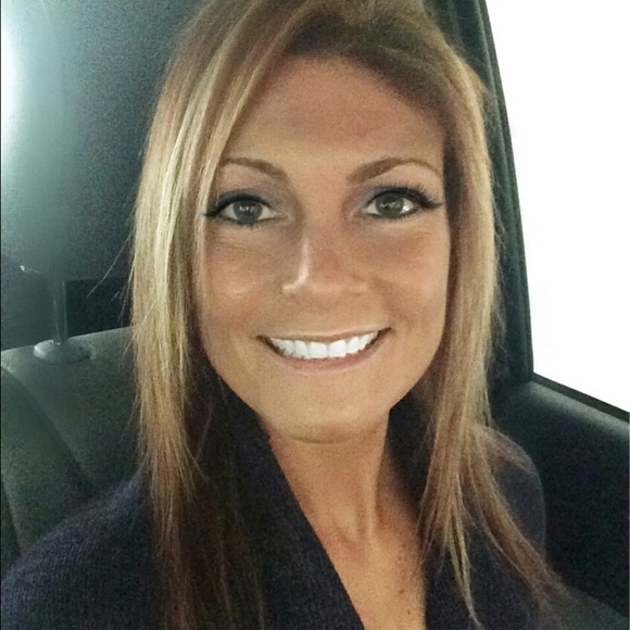 Profile Picture of Lyndsey Kuzak (@lyndsey024) on Poshmark