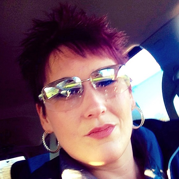 Sandy Houlette - Poshmark Profile Picture of Sandy Houlette (@houlette5) on Poshmark