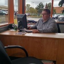 Profile Picture of Bob McClure (@Unc1eVanya) on Twitter