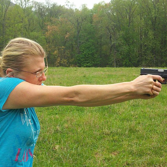 Profile Picture of Angel Tessneer (@honeybuns500) on Poshmark