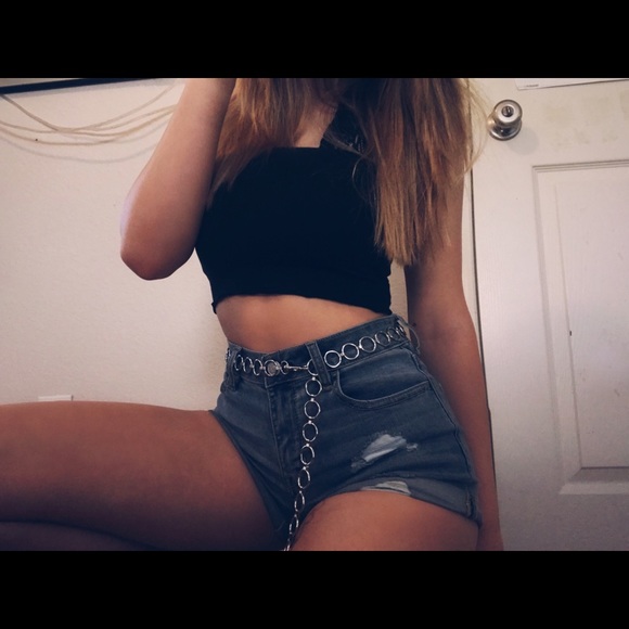 Profile Picture of Haley Parrott (@haleyluv__) on Poshmark