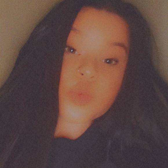 Profile Picture of Kathrine Cabisca (@kcabisca22) on Poshmark