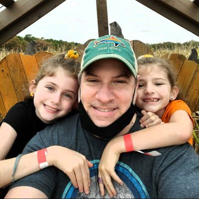 Profile Picture of Nick Borrelli (@NickRevws) on Twitter