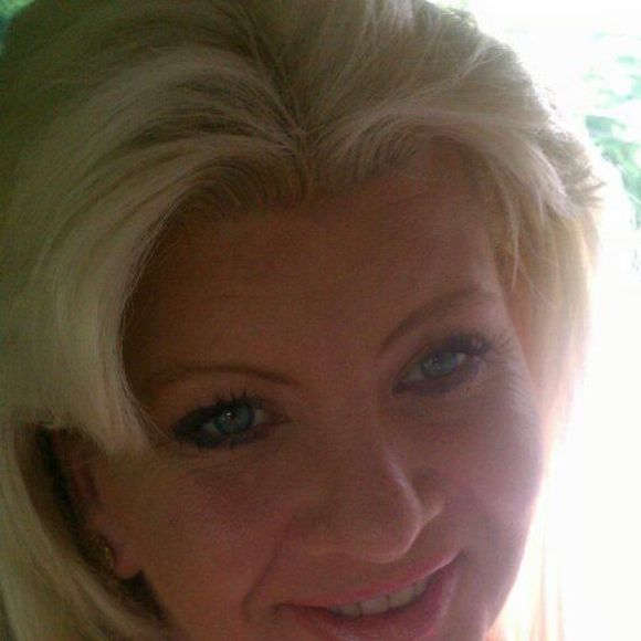 Profile Picture of Ruby Sellner (@rubysellner) on Poshmark