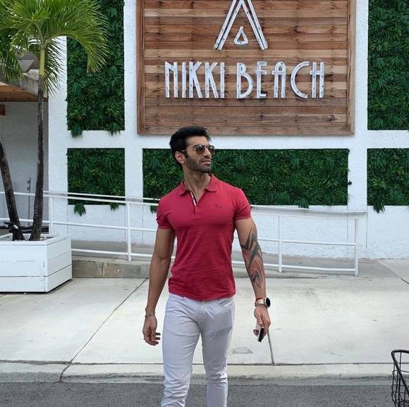 Profile Picture of Varun Banga (@varunbanga) on Poshmark