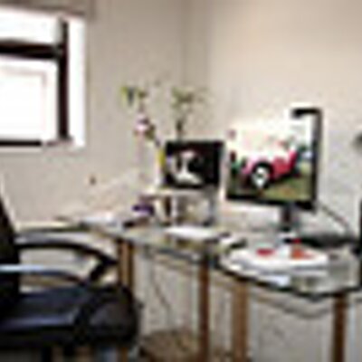 Profile Picture of Miriam Gilbert (@office1buzz) on Twitter