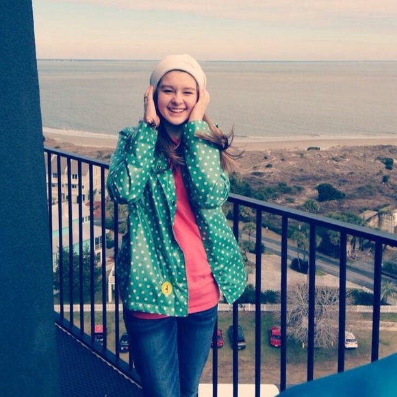 Profile Picture of Kinsey Lingerfelt (@khlingerfelt) on Poshmark