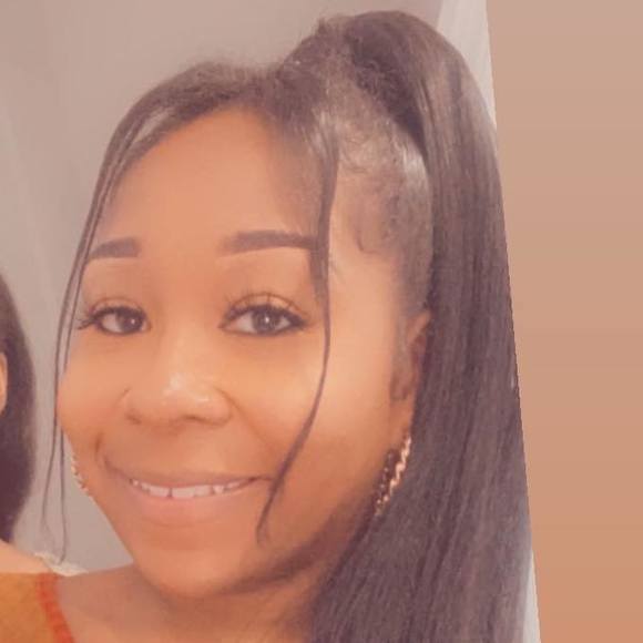 Jade Randall - Poshmark Profile Picture of Jade Randall (@_jade_j) on Poshmark