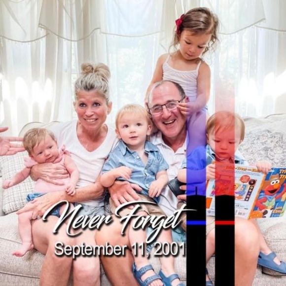 Profile Picture of Jamie Finkelstein (@iamjamie392000) on Poshmark