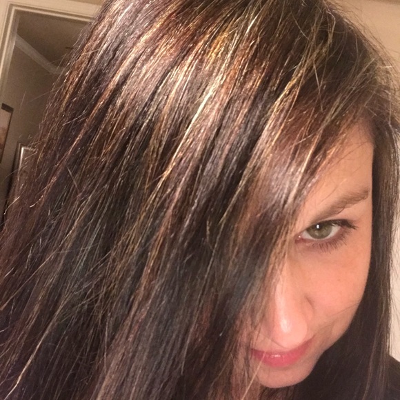 Profile Picture of Deirdre Kaniewski (@newsgodiva) on Poshmark