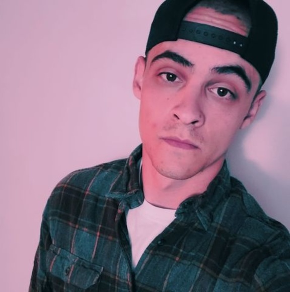 Matt Robbins - Poshmark Profile Picture of Matt Robbins (@mattrobbins408) on Poshmark