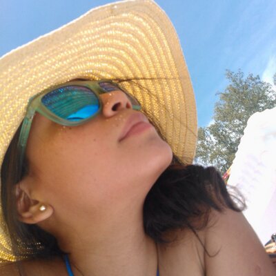 Profile Picture of Claudia Williams. (@ClaudiaW16) on Twitter