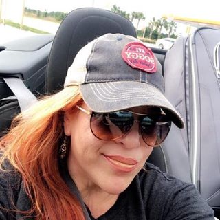 Profile Picture of JuliAnna Hallman (@julianna.swiney) on Facebook