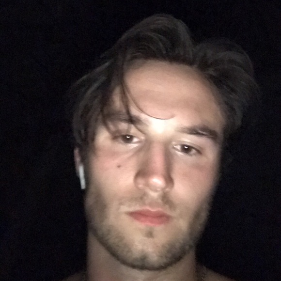 Profile Picture of Danny Flaggert (@dannyflag11) on Poshmark