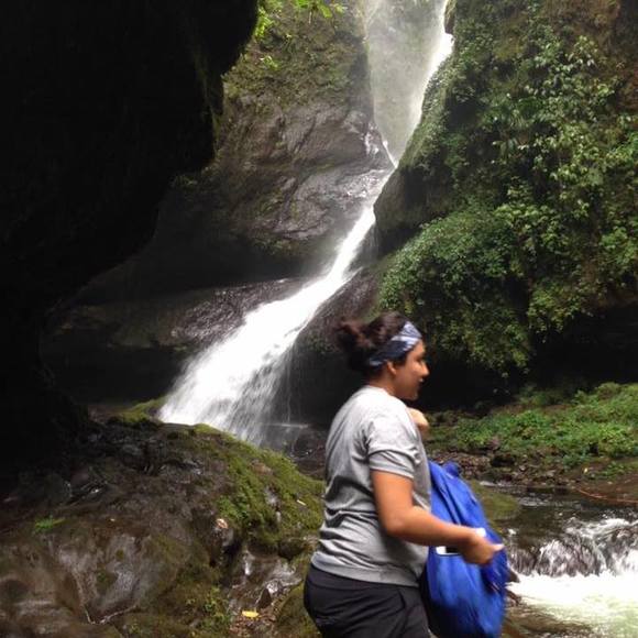 Daniela Brito - Poshmark Profile Picture of Daniela Brito (@danielabrito12) on Poshmark