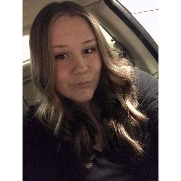 Profile Picture of Lena Robinson (@lrobinson1180) on Poshmark