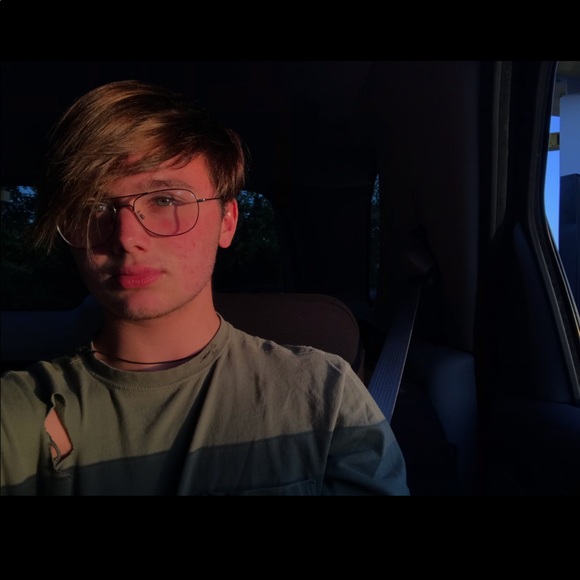 Profile Picture of Nicholas Baldwin (@nicholasdean00) on Poshmark