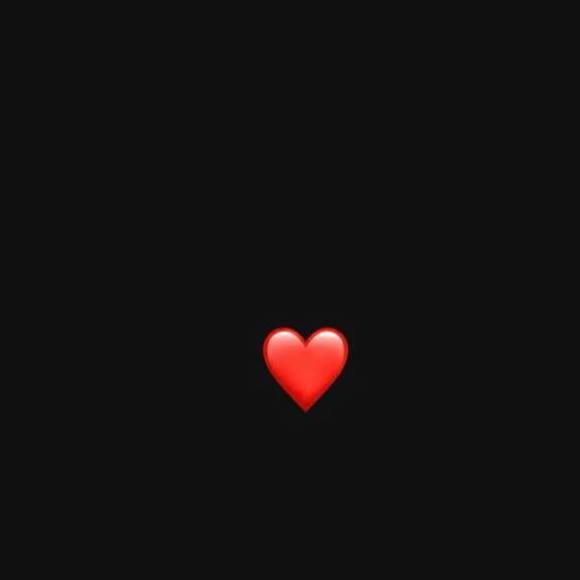 Profile Picture of Zeza Verissimo (@zezaverissimo62) on Poshmark