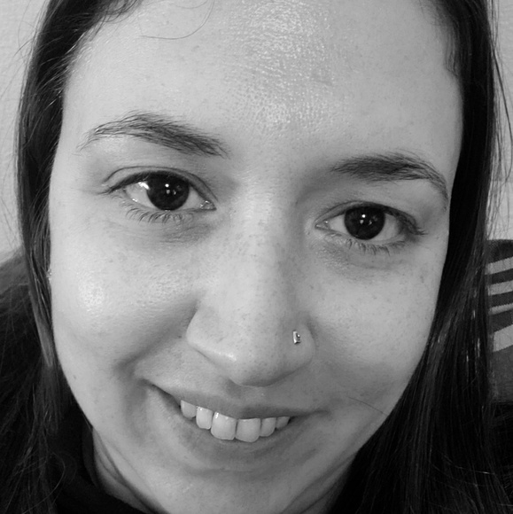 Profile Picture of Shawna Boland (@shawna415) on Poshmark