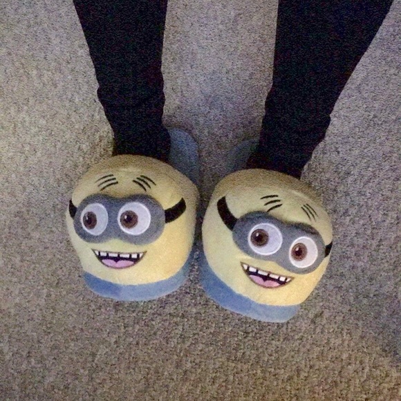 Profile Picture of Meng Chen (@gnemia) on Poshmark