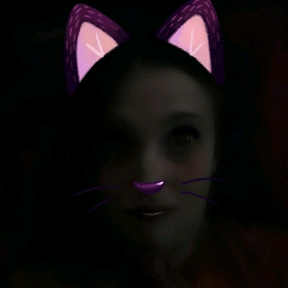 Profile Picture of Angela Duricko (@aduricko) on Poshmark