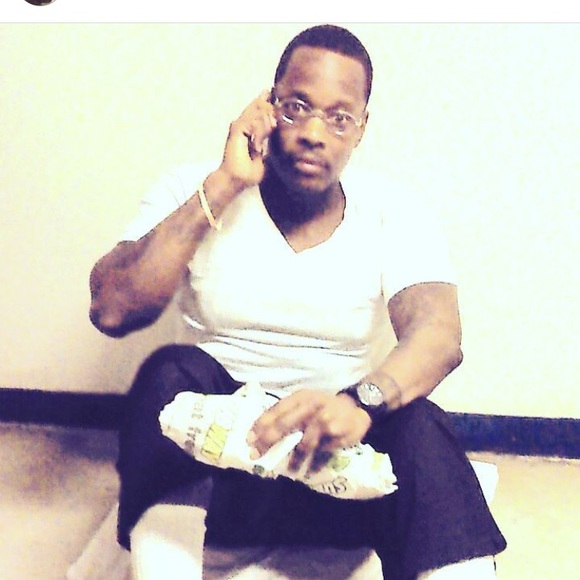 Profile Picture of Sam Hudson (@ogvolare) on Poshmark