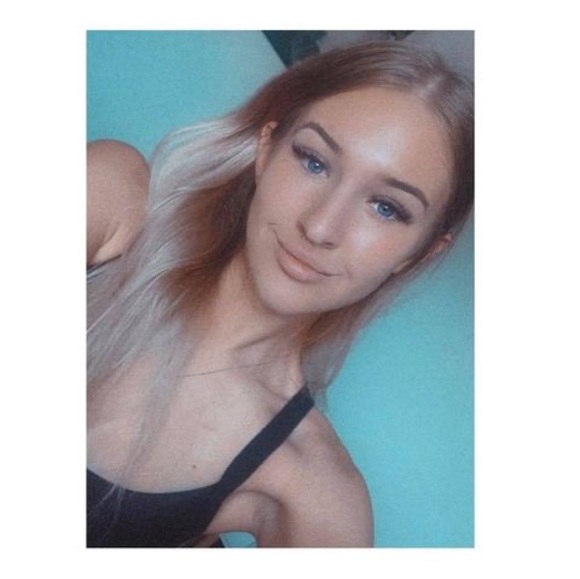 Profile Picture of Kaylah Bosworth (@kaylahbosworth) on Poshmark