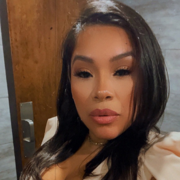 Profile Picture of Lily Rojas (@lilyisfierce) on Poshmark