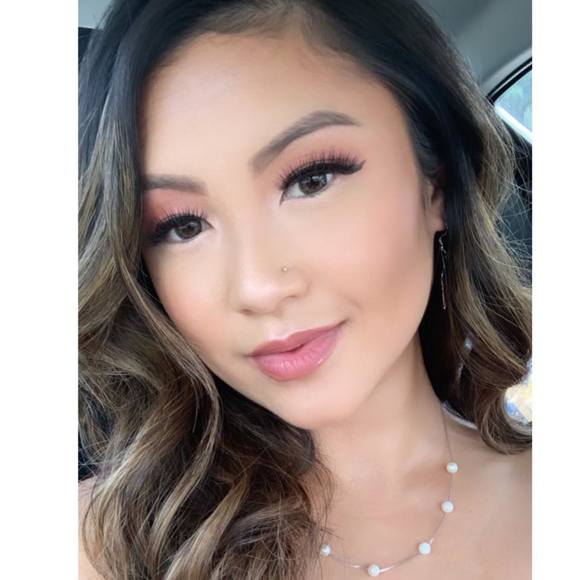 Profile Picture of Annie Dang (@anniemaldanger) on Poshmark