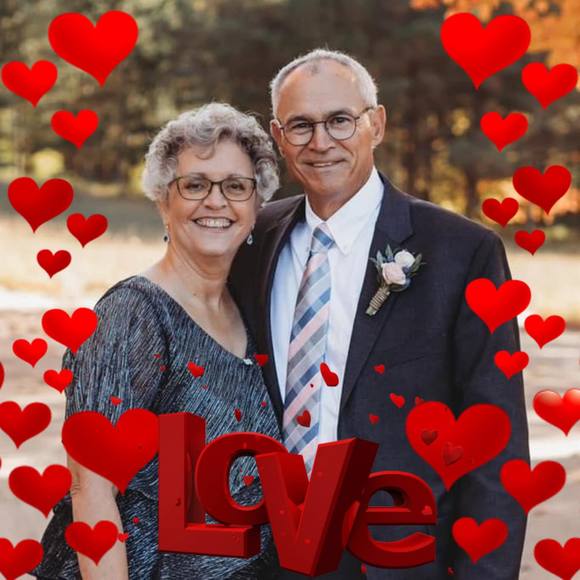 Profile Picture of Annie Badalucco (@anniebad1978) on Poshmark