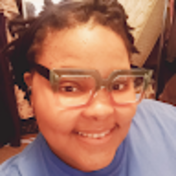 Profile Picture of Veronica Patton (@pharmacygal36) on Poshmark