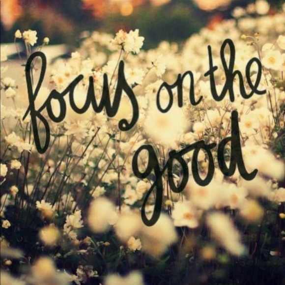 Profile Picture of Dayna Matthews (@dleigh89) on Poshmark