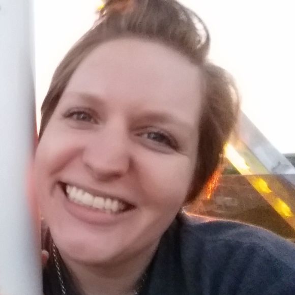 Profile Picture of Amy Heick (@amybeth345) on Poshmark