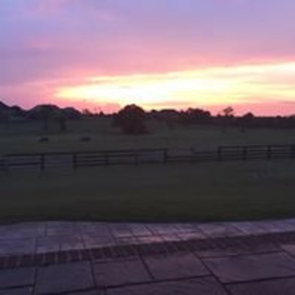 Profile Picture of Trisha Layow (@tlayow) on Poshmark