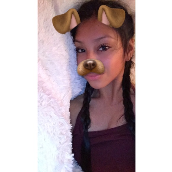 Profile Picture of Mia Ramirez (@miiaa_x3) on Poshmark