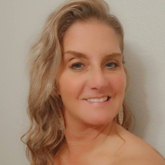 Profile Picture of Jessica Entsminger (@jessnicole1979) on Poshmark