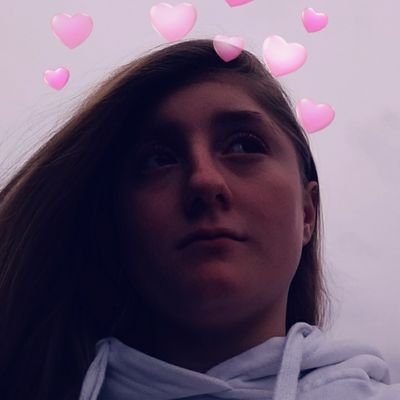 Profile Picture of Lilly Clarke (@LillyCl96089267) on Twitter