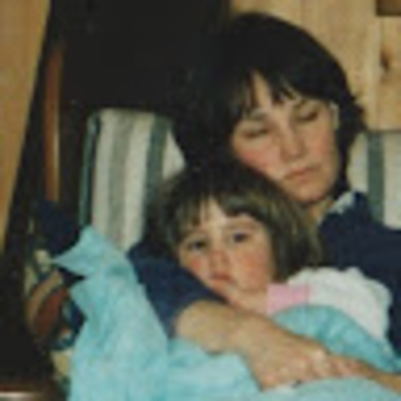 Profile Picture of Carrie Lorensen (@c_lorensen) on Poshmark